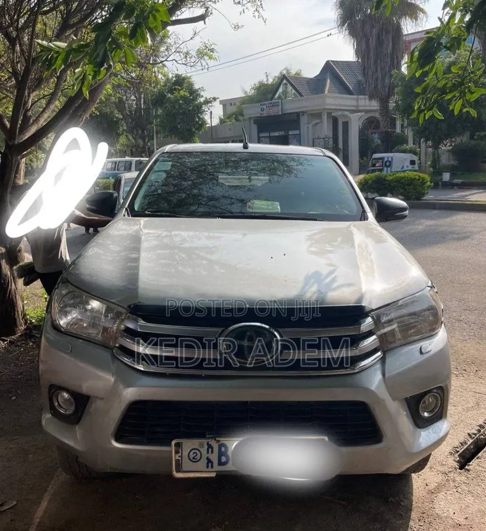 Toyota Hilux 2017 Silver