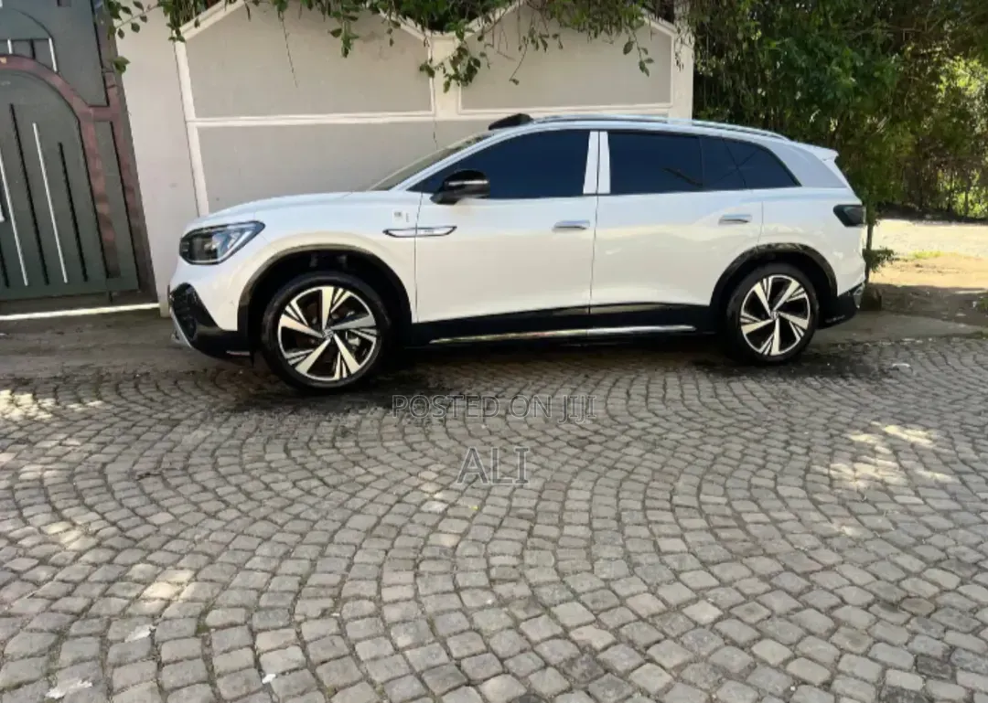 Volkswagen ID.6 2024 Off white