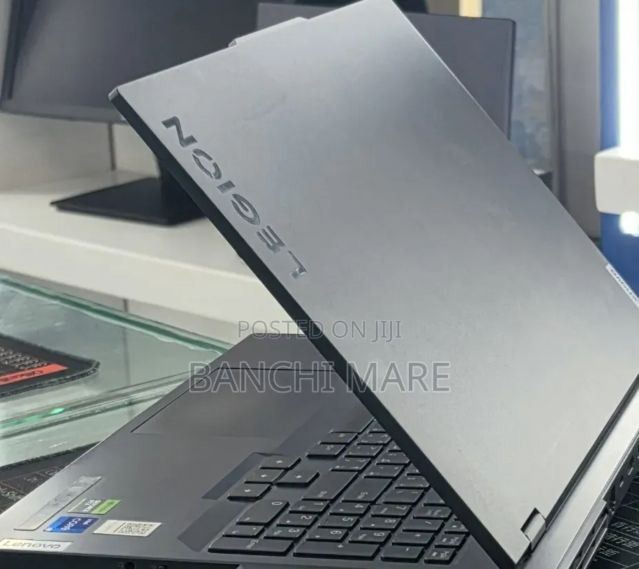 New Laptop Lenovo Legion Pro 7 16GB Intel Core i7 SSD 1T