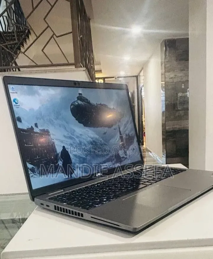 New Laptop Dell 16GB Intel Core i7 SSD 512GB