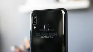 Samsung Galaxy A20 32 GB Black
