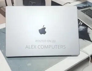 New Laptop Apple MacBook 32GB Apple M1 Max SSD 1T