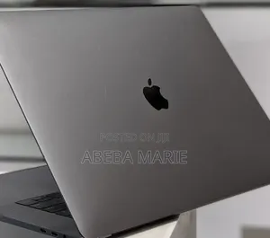 New Laptop Apple MacBook Pro 2018 16GB Intel Core i7 SSD 512GB