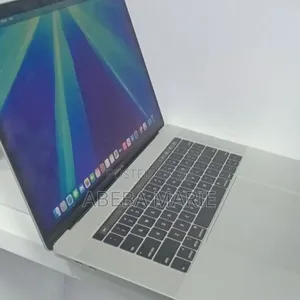 New Laptop Apple MacBook Pro 2018 16GB Intel Core i7 SSD 512GB