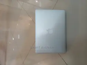 Photo - New Laptop Apple MacBook 2017 8GB Intel Core I5 SSD 256GB