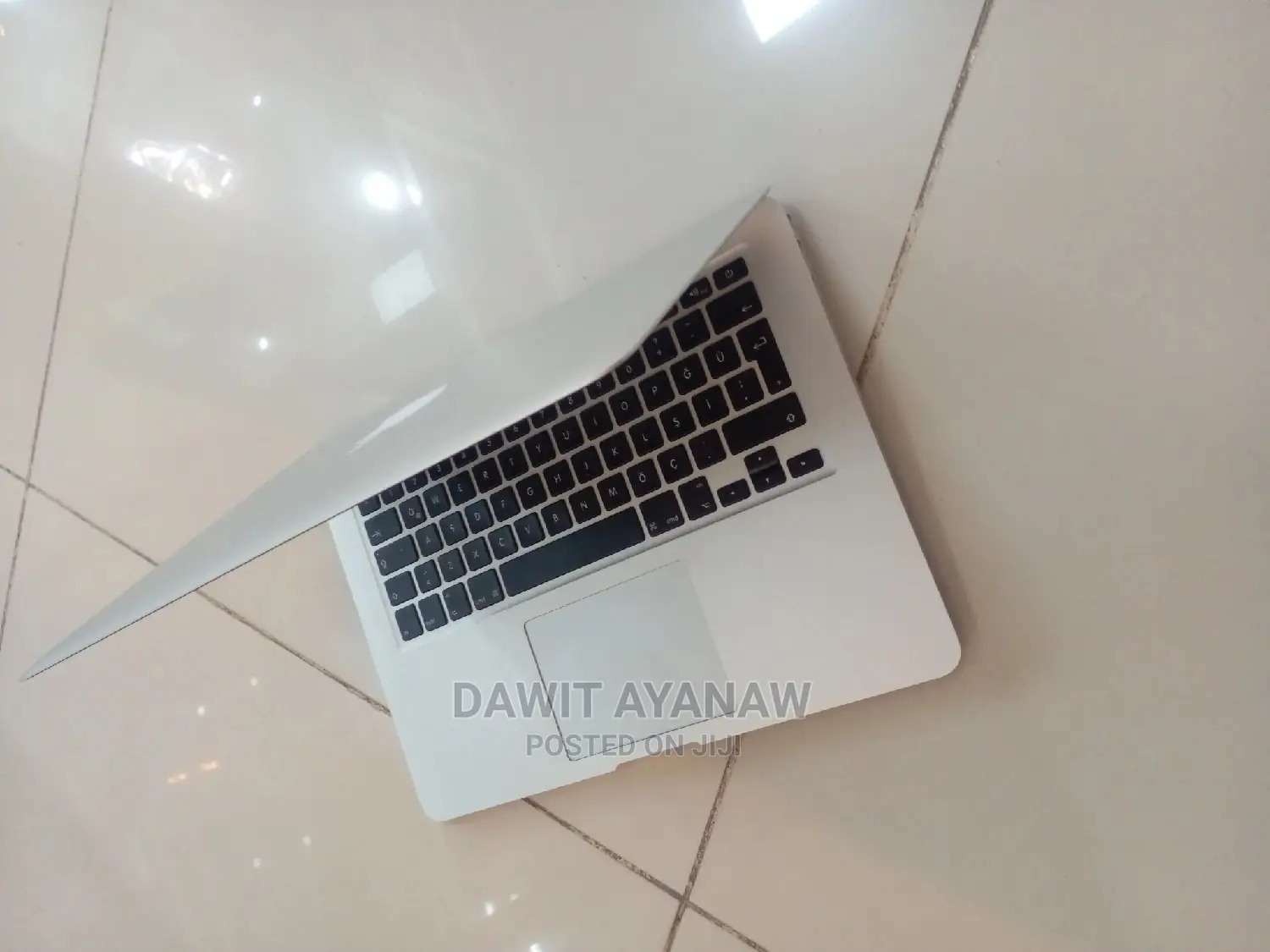 New Laptop Apple MacBook 2017 8GB Intel Core I5 SSD 256GB