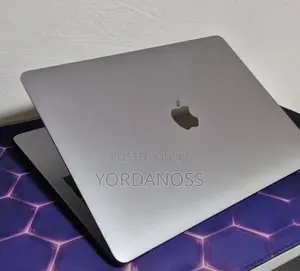 New Laptop Apple MacBook Pro 2017 8GB Intel Core i5 SSD 256GB