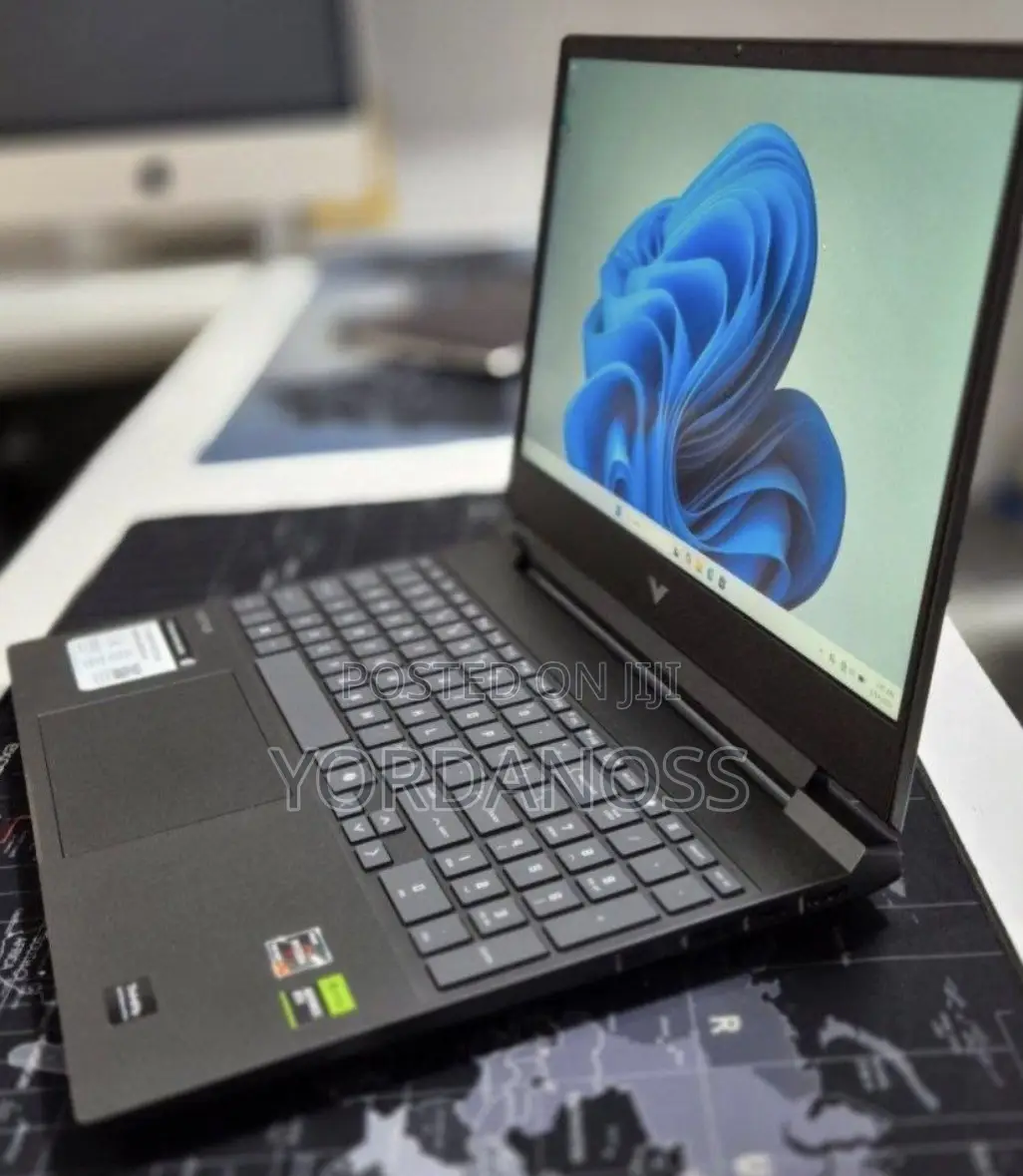New Laptop HP Victus 16 16GB AMD Ryzen 7 SSD 512GB
