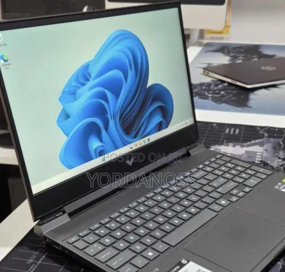 New Laptop HP Victus 16 16GB AMD Ryzen 7 SSD 512GB