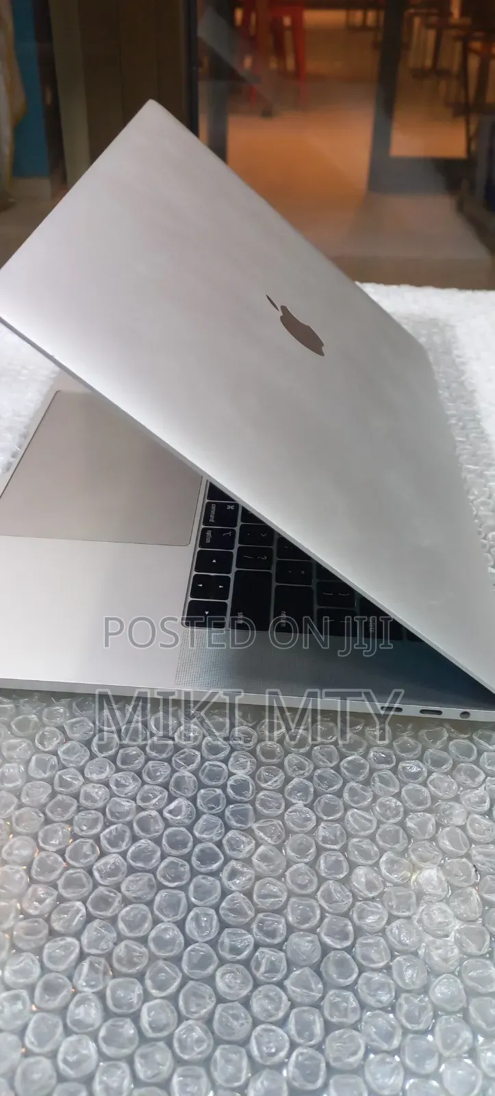New Laptop Apple MacBook 2018 16GB Intel Core i5 SSD 256GB