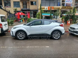 Toyota C-HR 2022 White