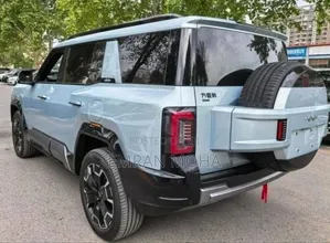 BYD Leopard 8 2.0 Hybrid AWD 2025 Blue