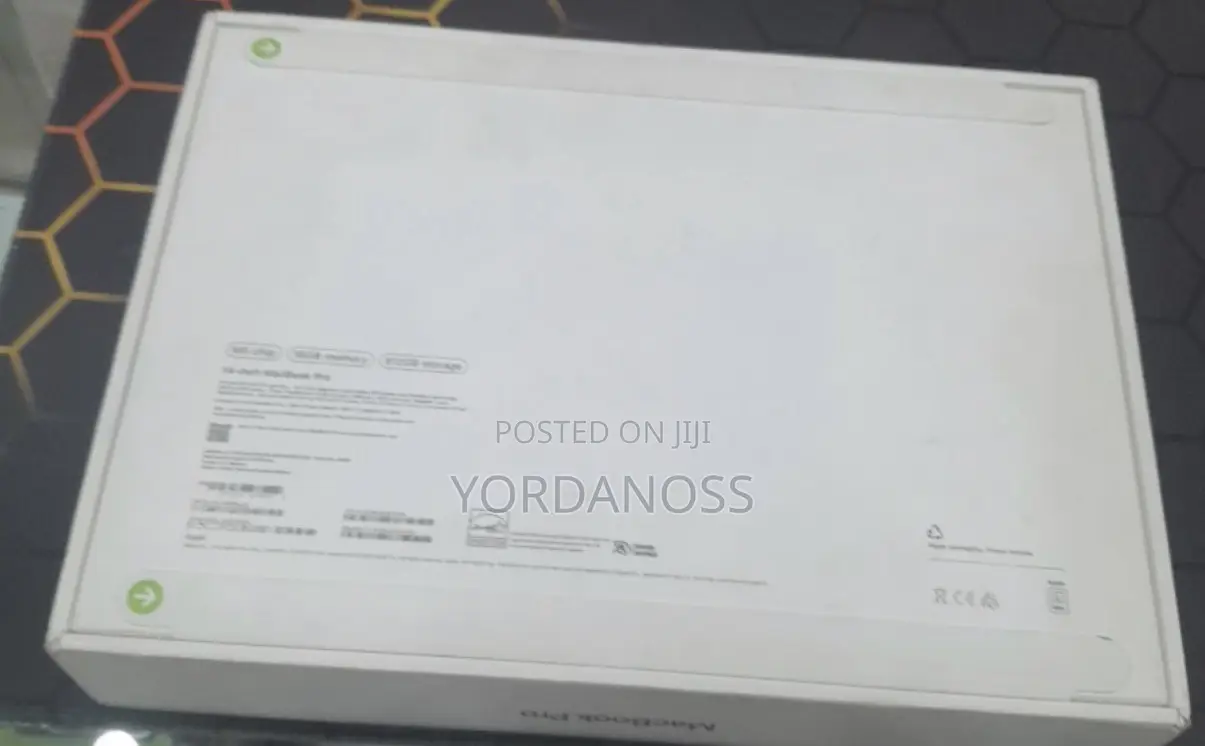 New Laptop Apple MacBook Pro 2025 M5 16GB Apple M5 SSD 512GB