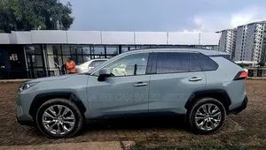 Toyota RAV4 2021 Green