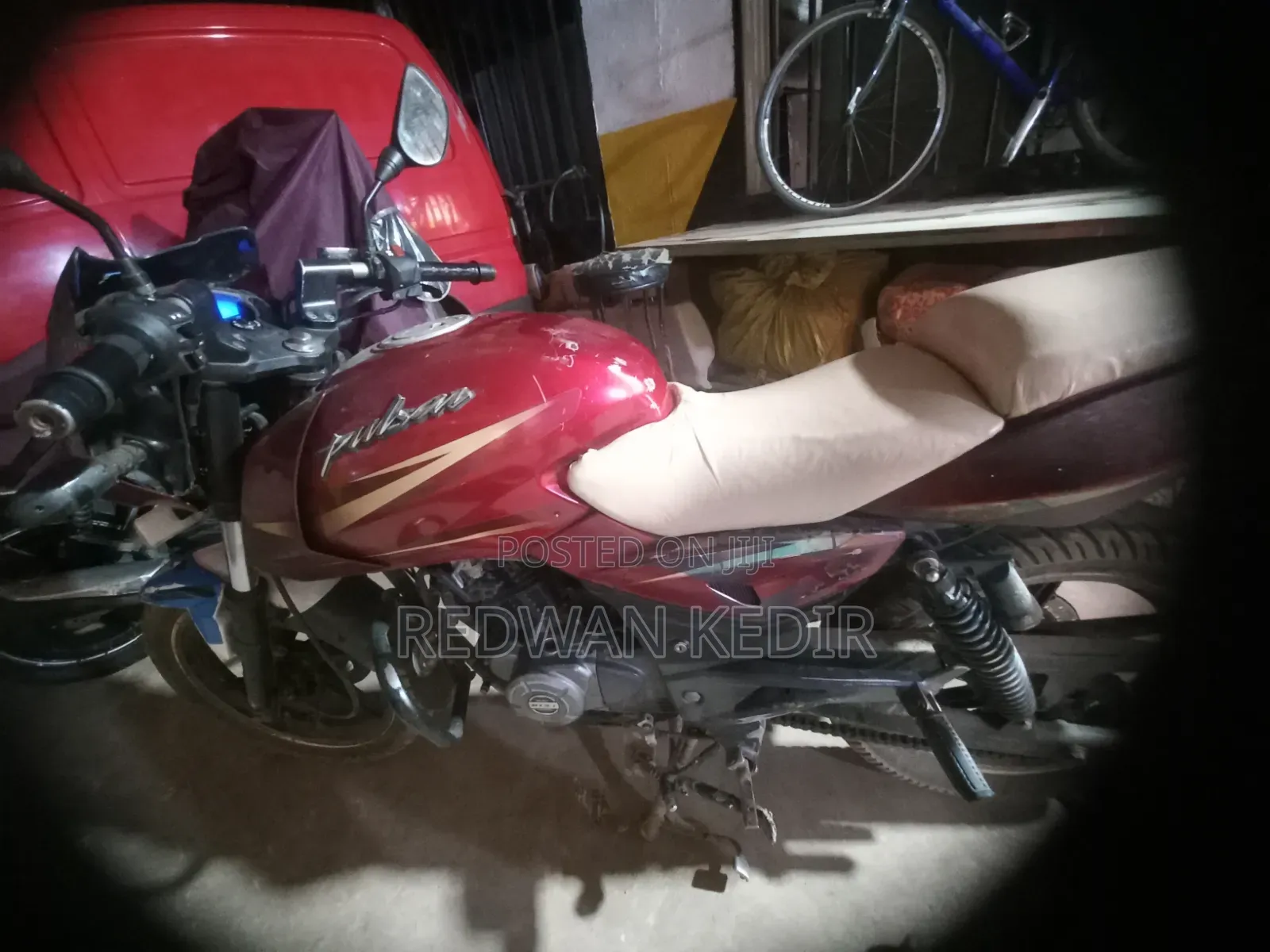 New Bajaj Avenger 180 2019 Red