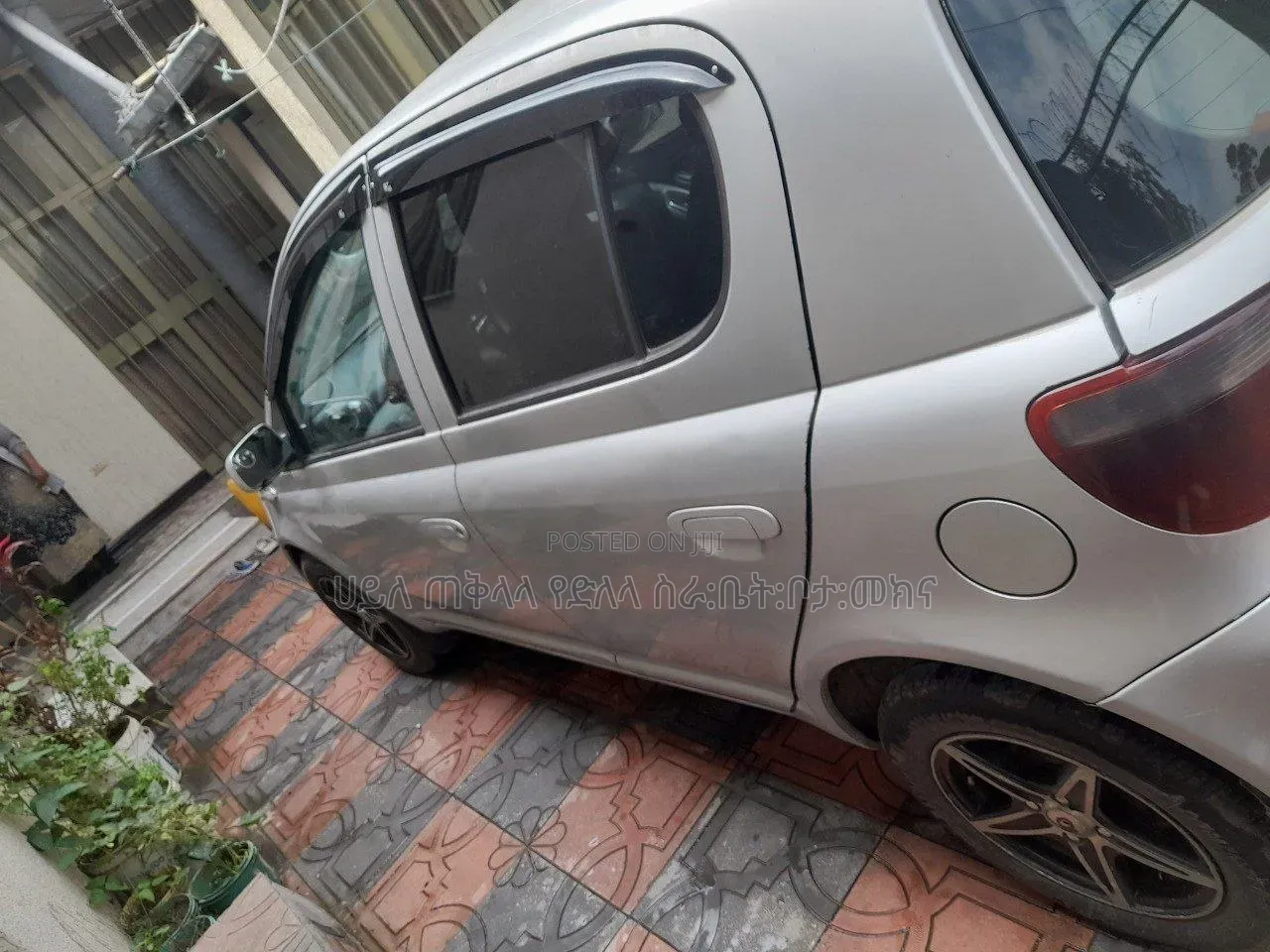 Toyota Vitz 2001 Silver