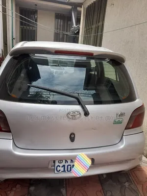 Toyota Vitz 2001 Silver