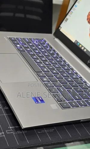 New Laptop HP ZBook 14 32GB Intel Core i9 SSD 512GB