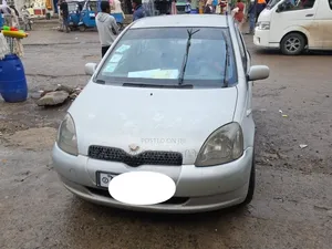 Toyota Vitz 1999 Silver