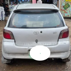 Toyota Vitz 1999 Silver