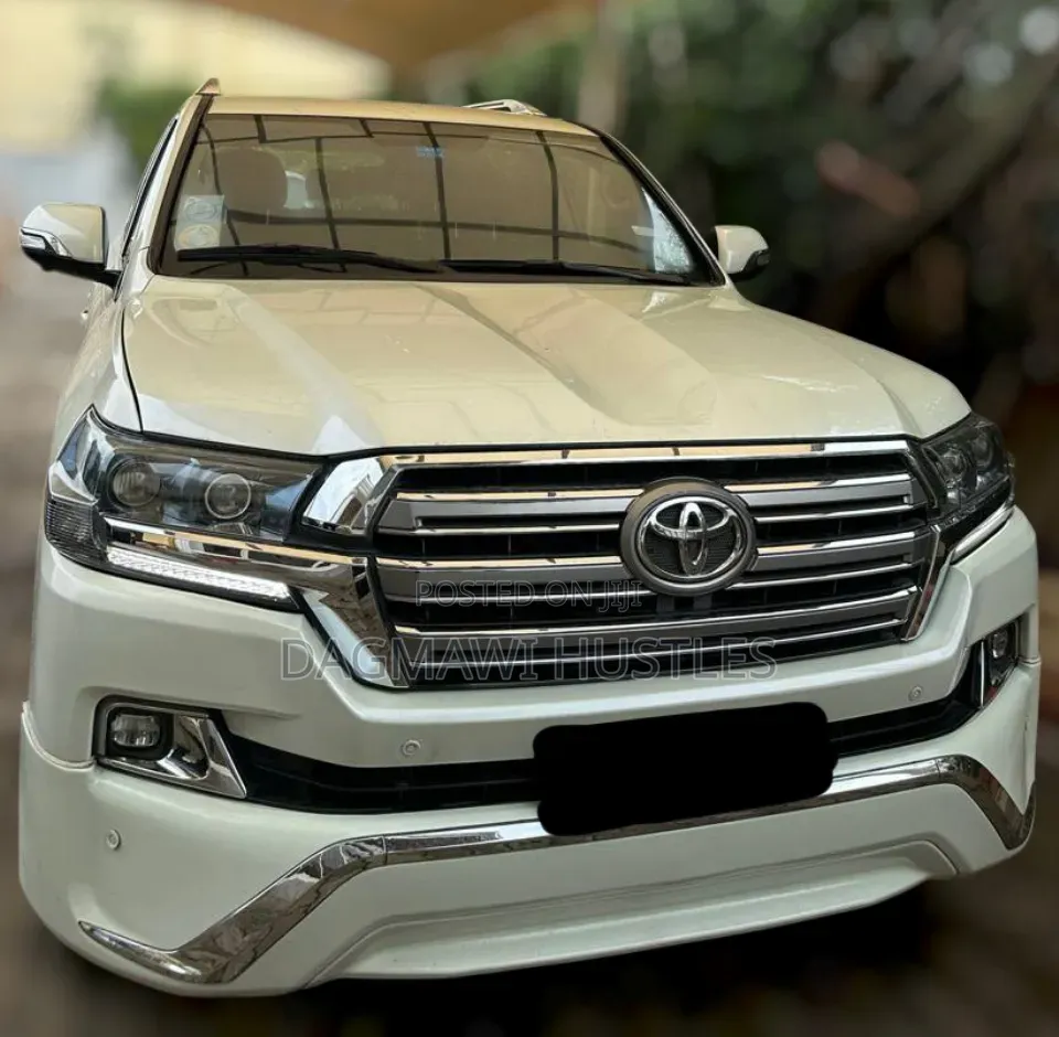 Toyota Land Cruiser 2012 White