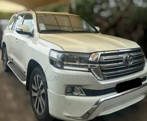 Toyota Land Cruiser 2012 White