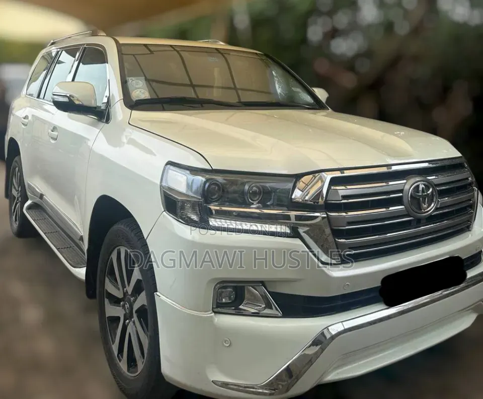 Toyota Land Cruiser 2012 White