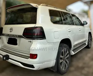 Toyota Land Cruiser 2012 White