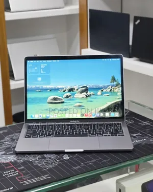 New Laptop Apple MacBook Pro 2022 M2 16GB Apple M2 SSD 512GB