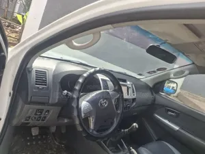 Toyota Hilux 2015 Off white