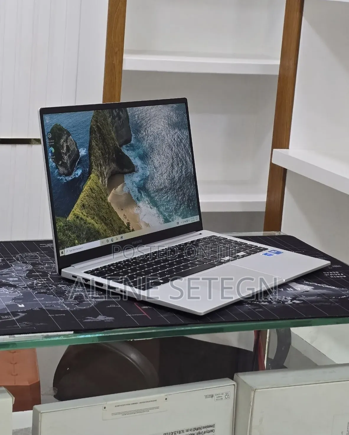 New Laptop Samsung Galaxy Book4 16GB Intel Core 7 SSD 512GB