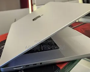 New Laptop Apple MacBook Pro 2021 M1 16GB Apple M1 Pro SSD 512GB