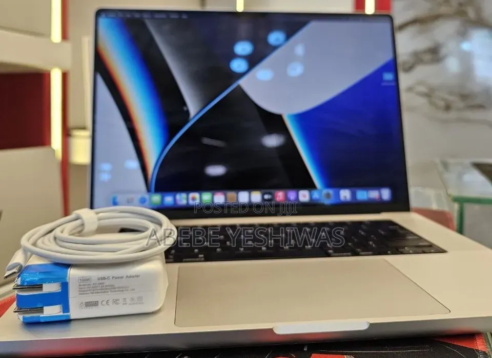 New Laptop Apple MacBook Pro 2021 M1 16GB Apple M1 Pro SSD 512GB