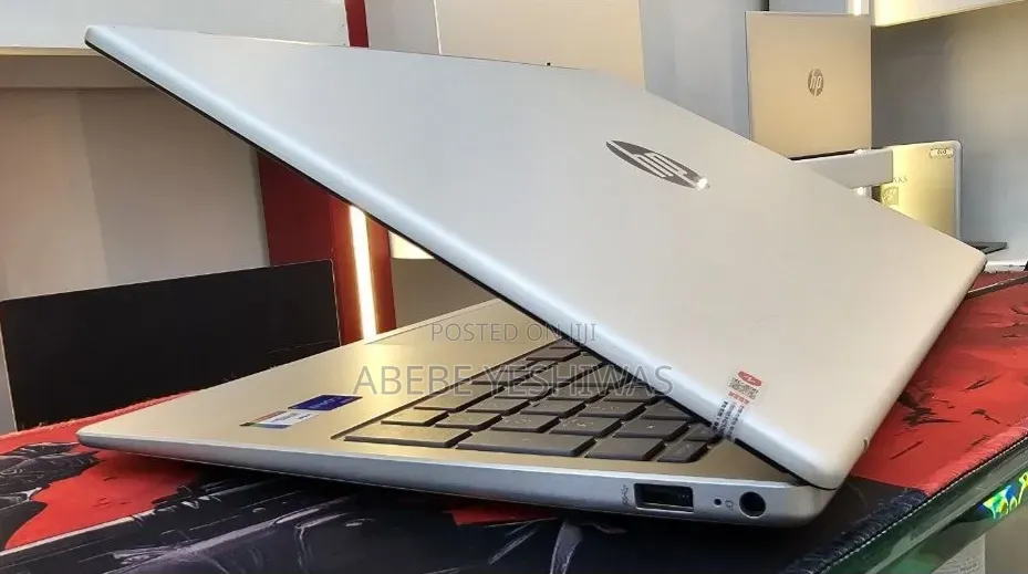 New Laptop HP Stream Notebook 16GB Intel Core i7 SSD 1T