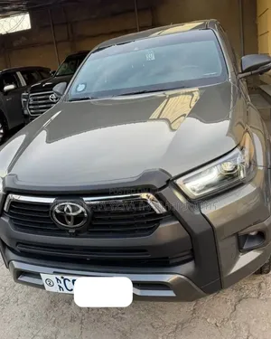 Toyota Hilux 2025 Green