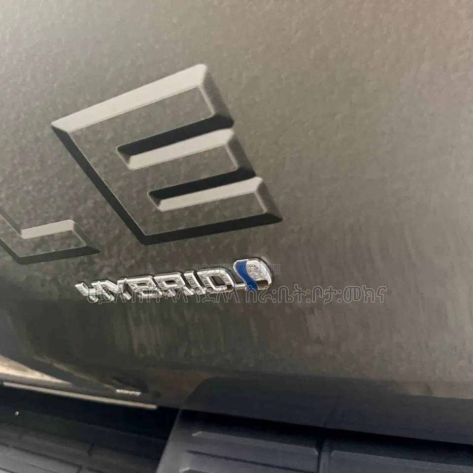 Toyota Hilux 2025 Green