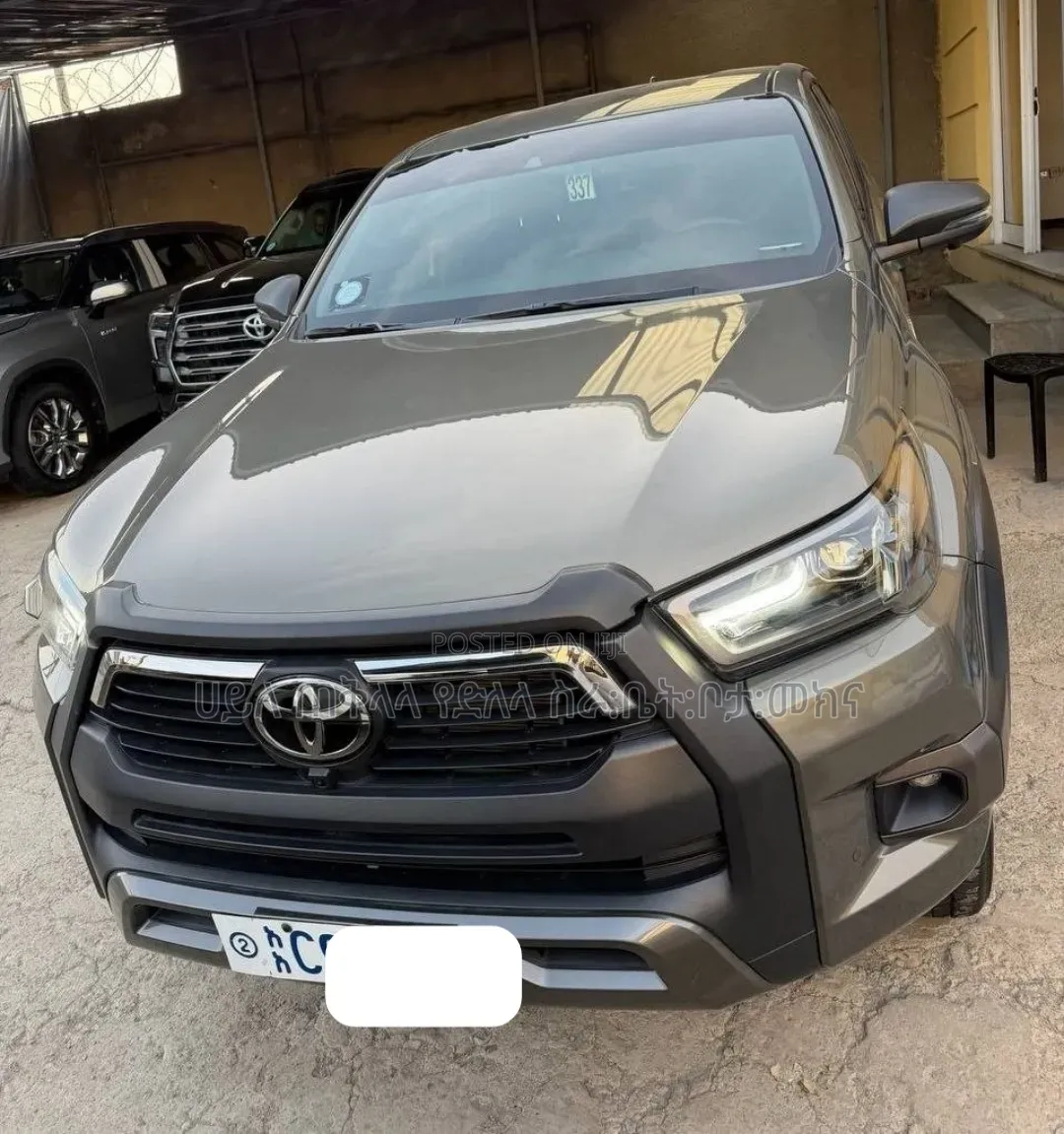 Toyota Hilux 2025 Green