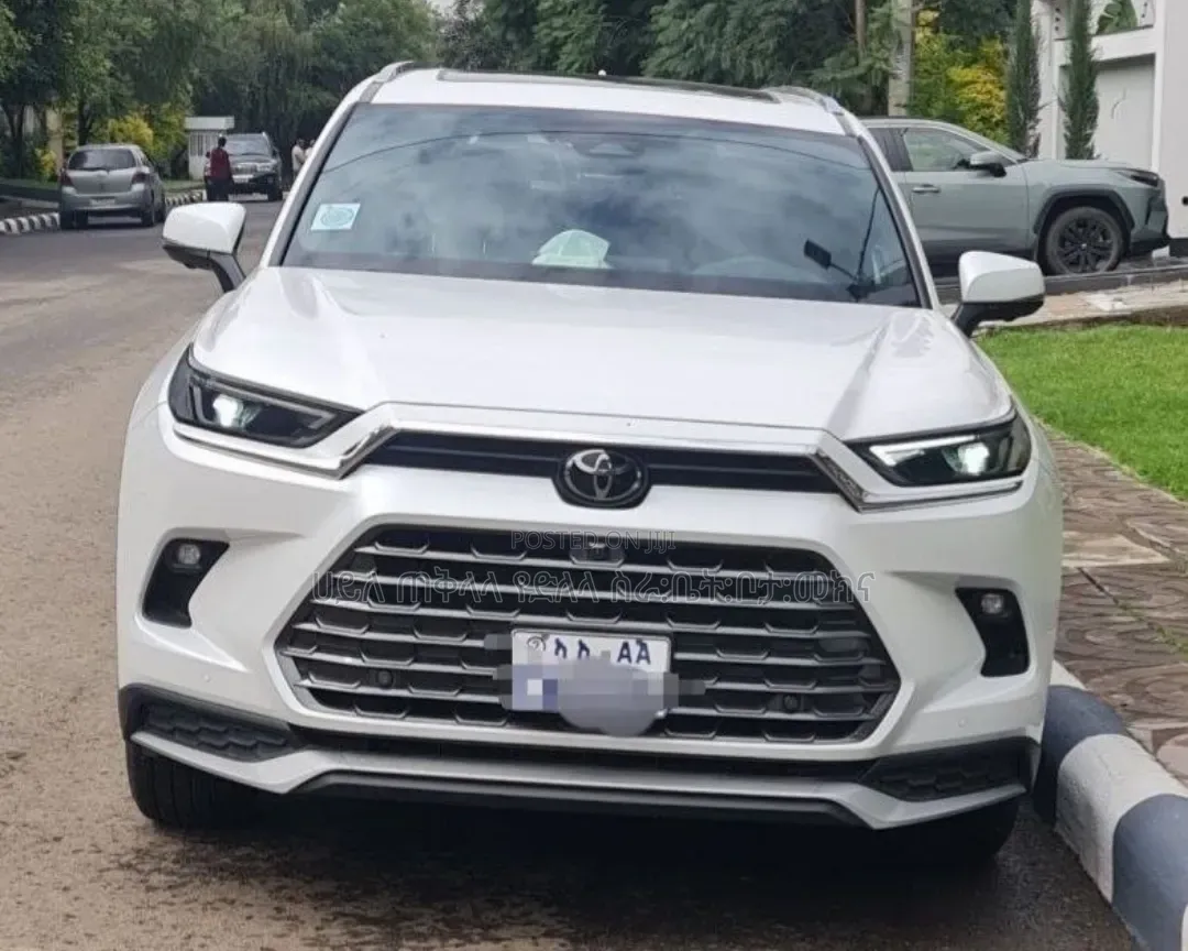 Toyota Grand Highlander Hybrid 2025 White