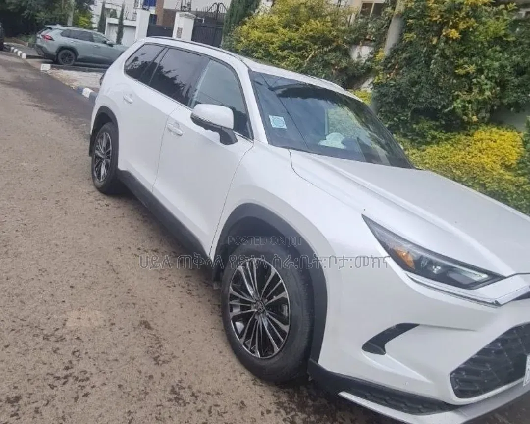 Toyota Grand Highlander Hybrid 2025 White