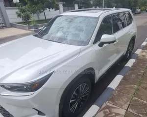 Toyota Grand Highlander Hybrid 2025 White