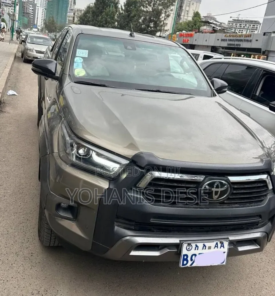 Toyota Hilux 2021 Gray