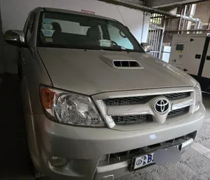 Toyota Hilux 2008 Maroon