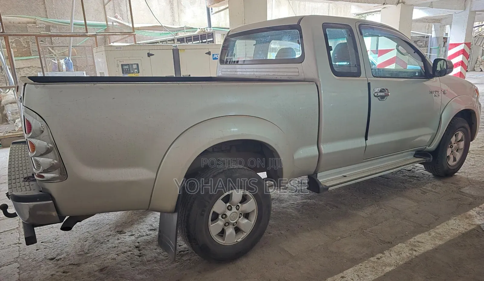 Toyota Hilux 2008 Maroon