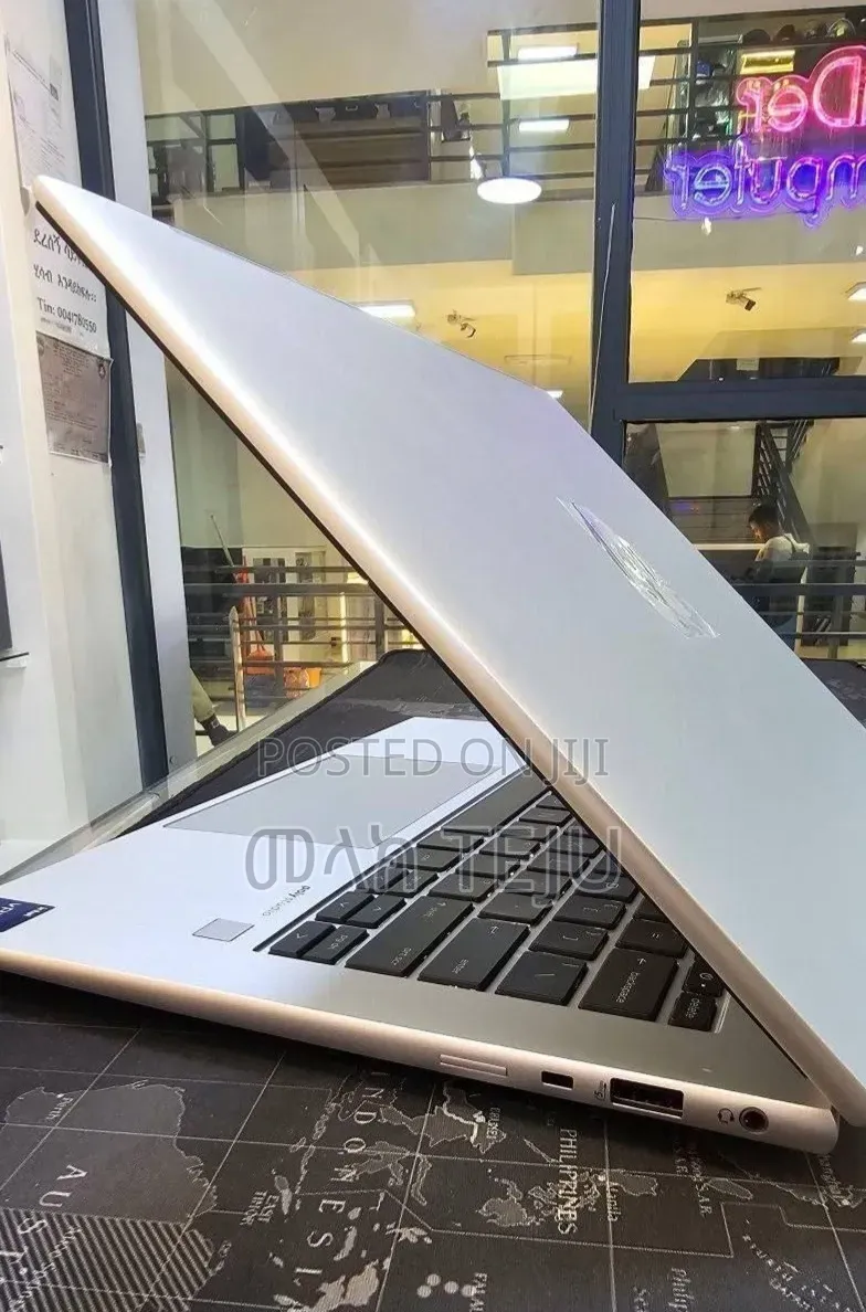 New Laptop HP EliteBook 840 G10 16GB Intel Core i7 SSD 512GB