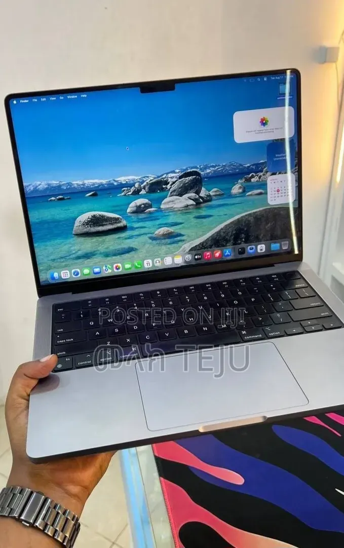 New Laptop Apple MacBook Pro 2023 M3 8GB Apple M3 SSD 512GB
