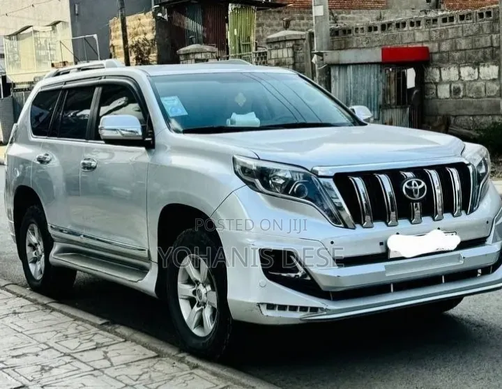 Toyota Land Cruiser Prado 2016 Silver