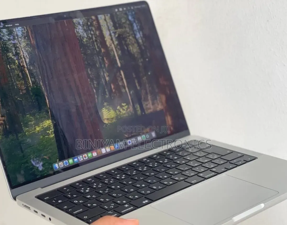 New Laptop Apple MacBook Pro 2024 M4 16GB Apple M4 Pro SSD 512GB