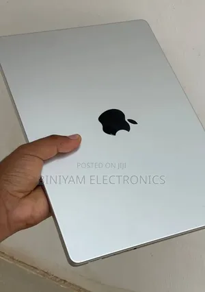 New Laptop Apple MacBook Pro 2024 M4 16GB Apple M4 Pro SSD 512GB
