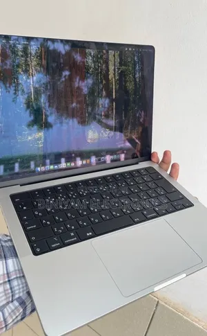 New Laptop Apple MacBook Pro 2024 M4 16GB Apple M4 Pro SSD 512GB