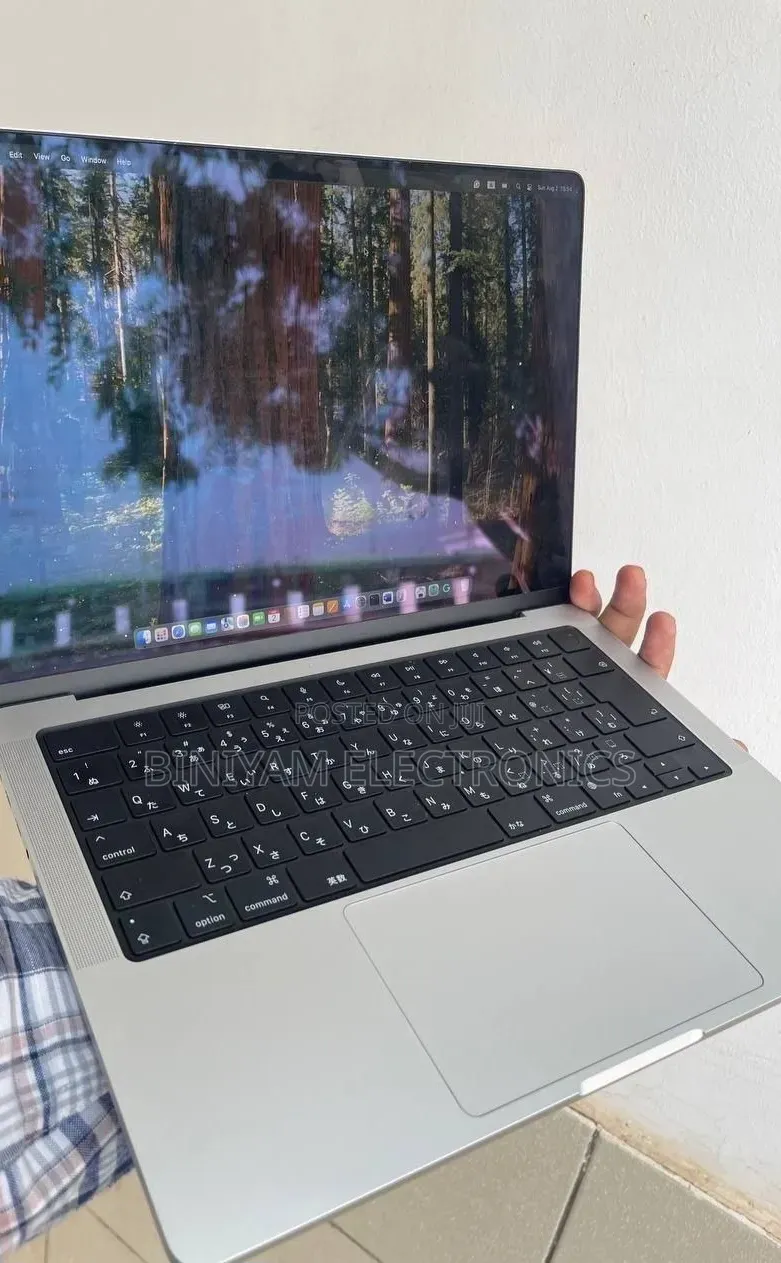 New Laptop Apple MacBook Pro 2024 M4 16GB Apple M4 Pro SSD 512GB
